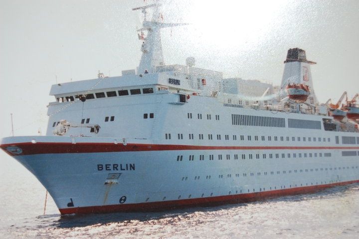 Mit dem Traumschiff auf dem Weg zum Restaurant- Cafe 'Altes Landhaus' in Burscheid